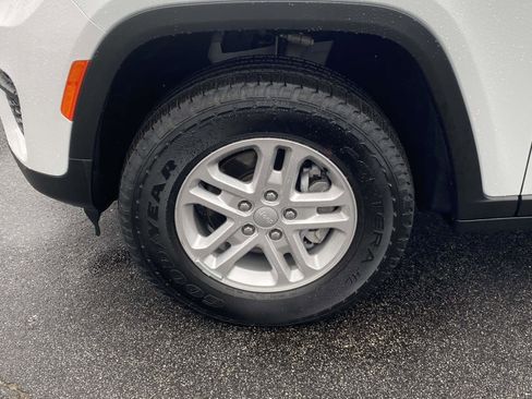 Certified 2024 Jeep Grand Cherokee Laredo image 26