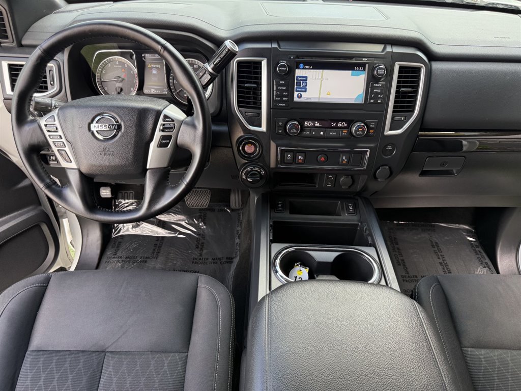 Used 2018 Nissan Titan SV w/ SV Convenience Package AWD/4WD image 19