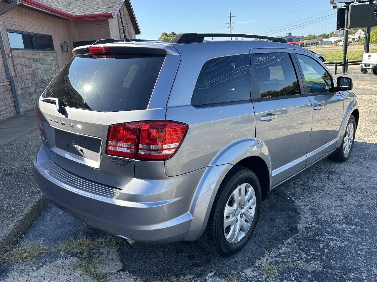 Used 2019 Dodge Journey SE FWD image 8
