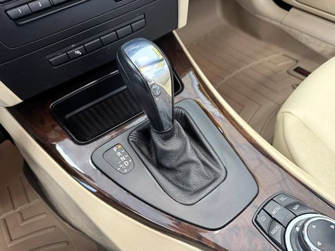 Used 2012 BMW 335i Convertible RWD image 39