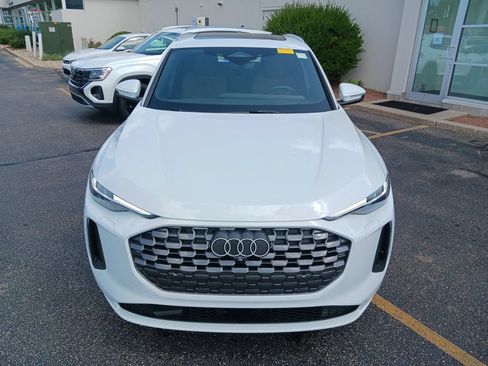 Used 2025 Audi Q5 Premium Plus AWD/4WD image 9