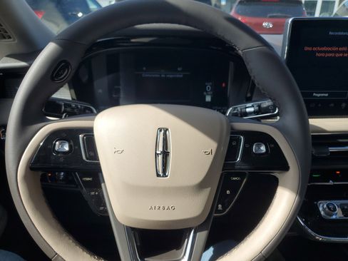 Certified 2023 Lincoln Corsair Standard image 18