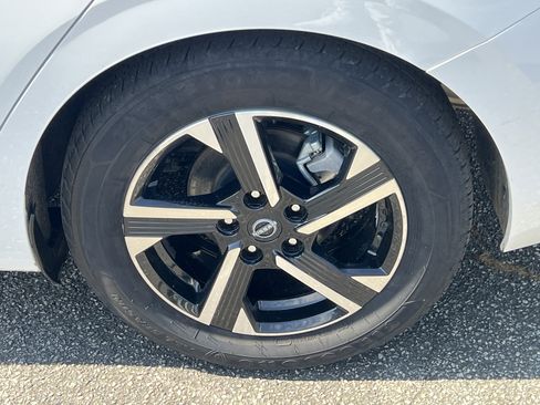 Used 2024 Nissan Sentra SV image 19