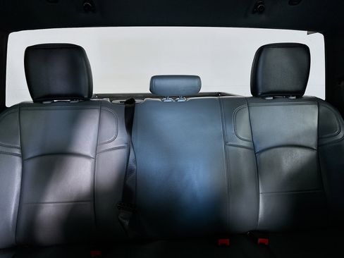 Used 2024 RAM 2500 Tradesman w/ Chrome Appearance Group image 30