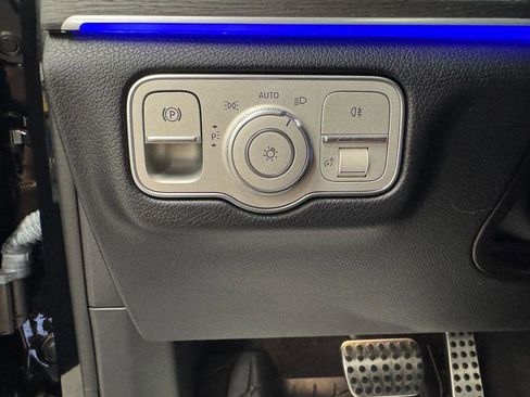 Used 2023 Mercedes-Benz GLS 450 4MATIC image 10