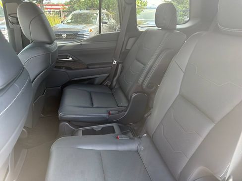 Used 2026 Lexus GX 550 w/ Accessory Package (2T) AWD/4WD image 25