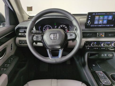 Certified 2025 Honda Pilot EX-L image 17