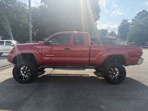 Used 2013 Toyota Tacoma 4x4 Access Cab w/ SR5 Pkg image 3