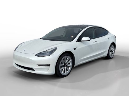 Used 2022 Tesla Model 3 Long Range image 1