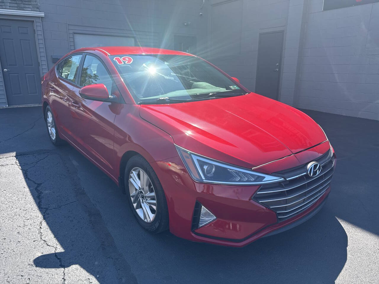 Used 2019 Hyundai Elantra SEL FWD image 1