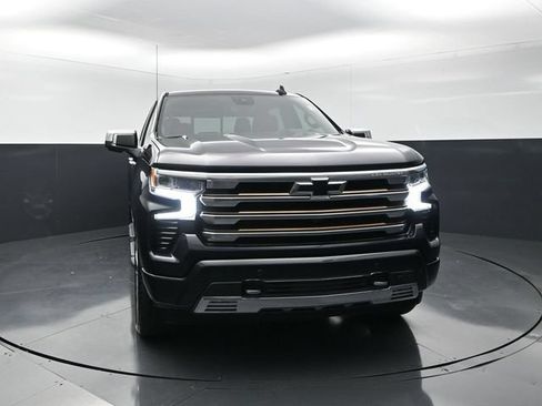 Used 2022 Chevrolet Silverado 1500 High Country w/ Technology Package AWD/4WD image 5