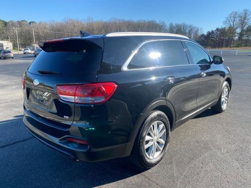 Used 2018 Kia Sorento LX image 6