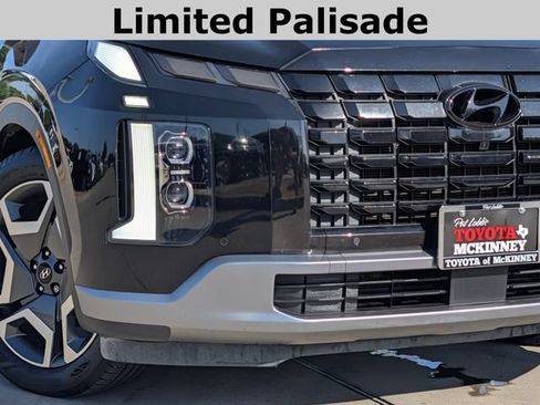 Used 2023 Hyundai Palisade Limited w/ Cargo Package FWD image 3
