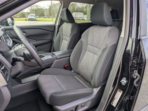 Used 2025 Nissan Rogue SV image 12