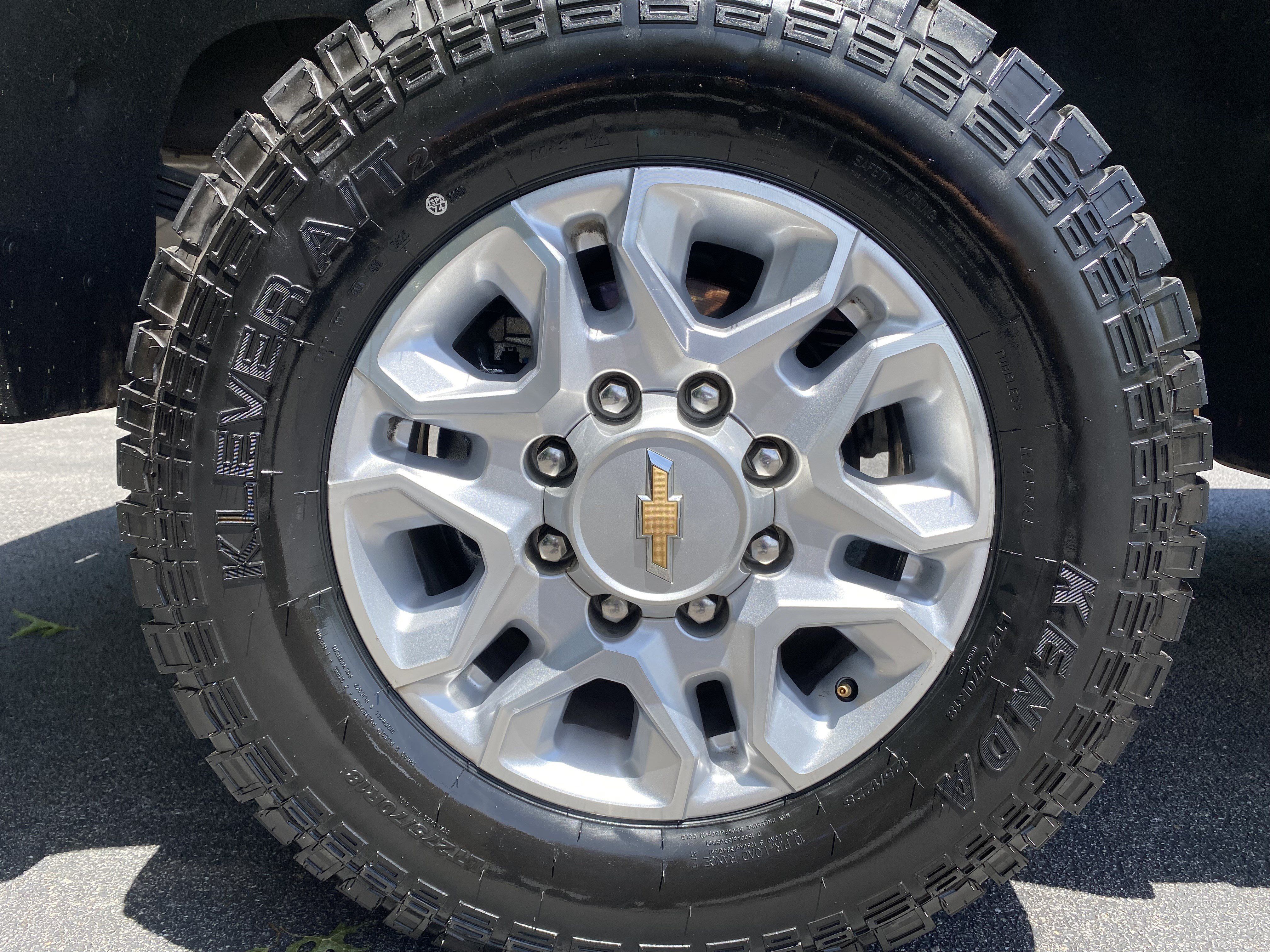Used 2021 Chevrolet Silverado 2500 LT w/ Convenience Package AWD/4WD image 13