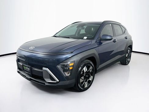 Used 2025 Hyundai Kona SEL FWD image 3