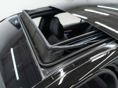 Used 2025 Mercedes-Benz C 300 4MATIC Sedan image 43