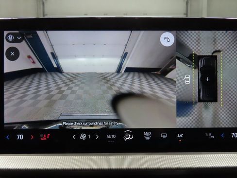 Used 2025 Ford Explorer ST image 17