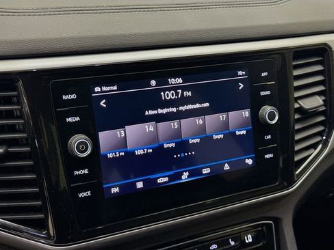 Used 2022 Volkswagen Atlas SE image 16