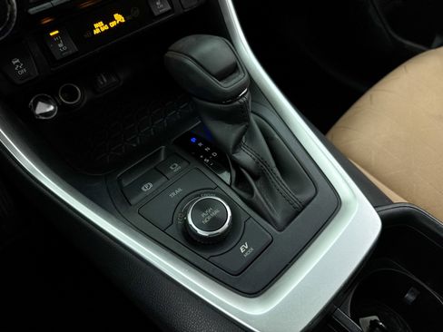 Used 2023 Toyota RAV4 XLE image 29