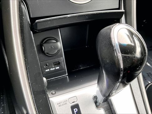 Used 2012 Hyundai Elantra Limited w/ Technology Pkg 5 image 31