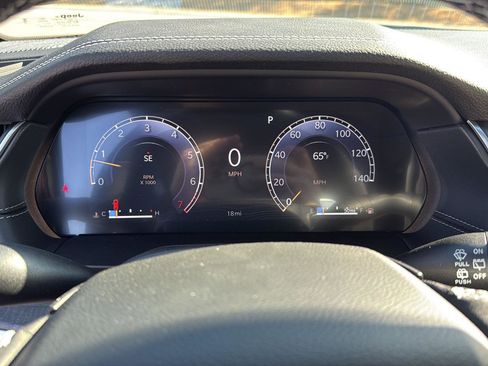 New 2025 Jeep Grand Cherokee Limited w/ Black Appearance Package image 16