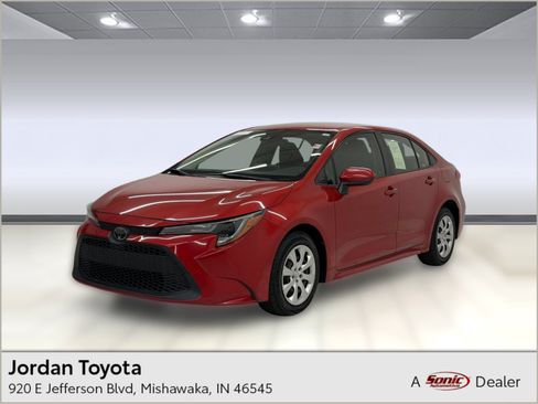 Used 2020 Toyota Corolla LE FWD image 1