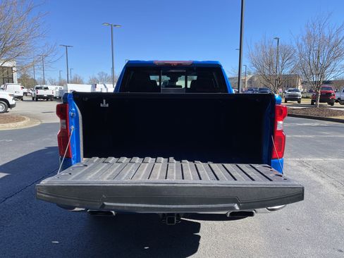 Used 2022 Chevrolet Silverado 1500 LTZ w/ LTZ Premium Package image 11