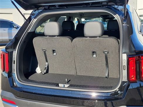 New 2026 Kia Sorento S image 6