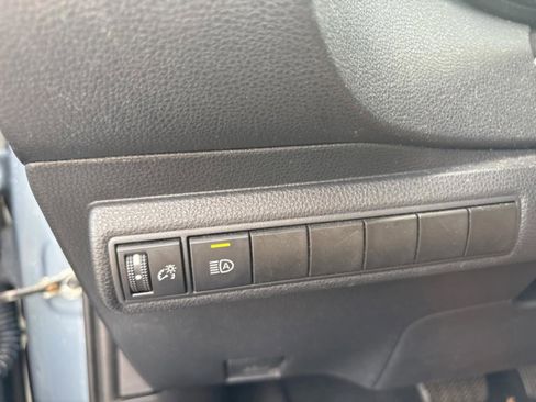 Used 2020 Toyota Corolla SE image 19