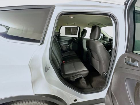 Used 2019 Ford Escape SE FWD image 25