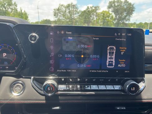 New 2025 Chevrolet Colorado Z71 w/ Technology Package AWD/4WD image 24