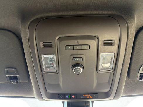 Used 2022 Chevrolet Tahoe LT AWD/4WD image 19