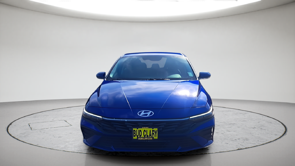 Used 2026 Hyundai Elantra SE FWD image 2