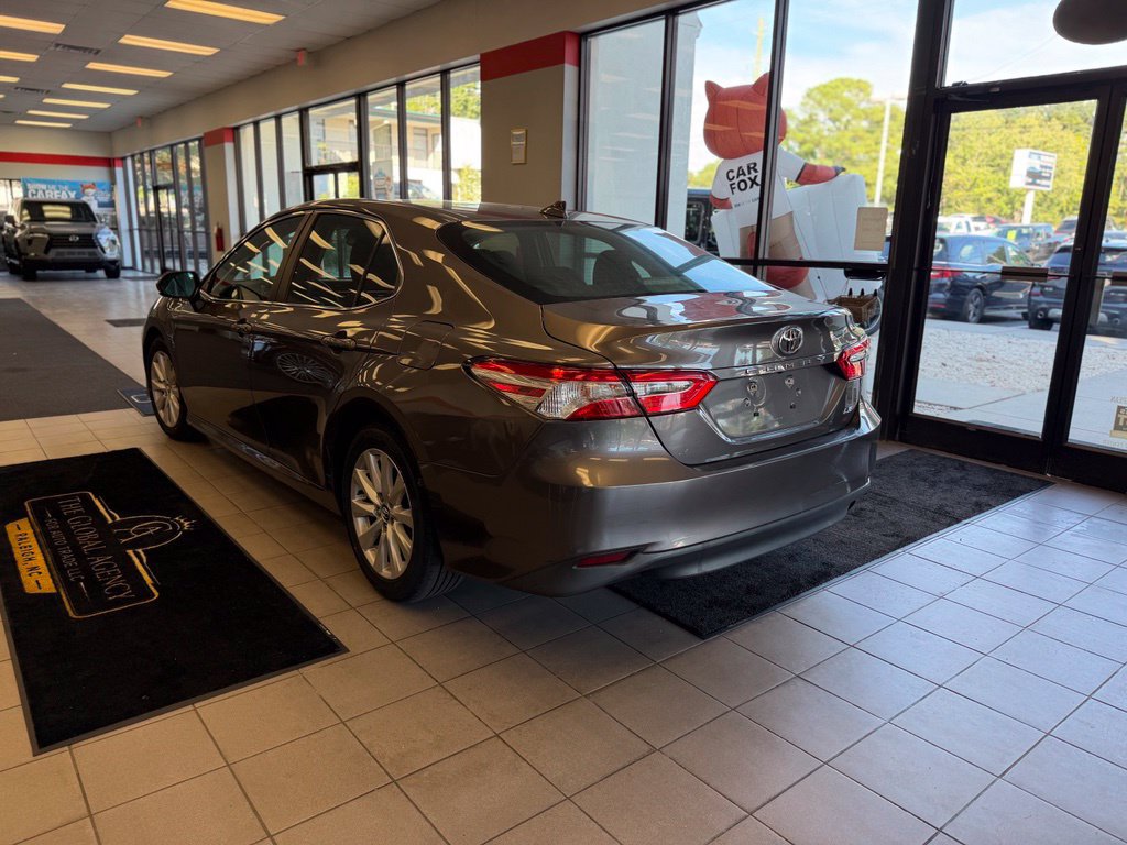 Used 2020 Toyota Camry LE FWD image 4