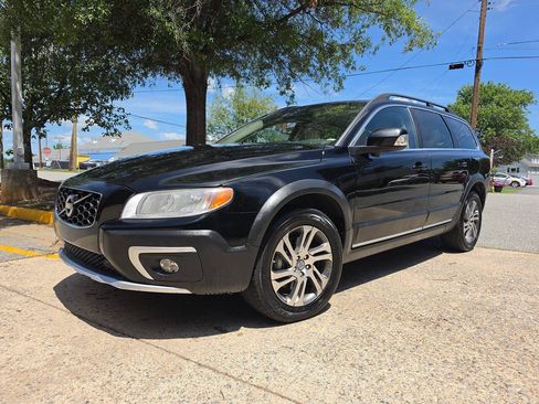 Used 2014 Volvo XC70 3.2 FWD image 1