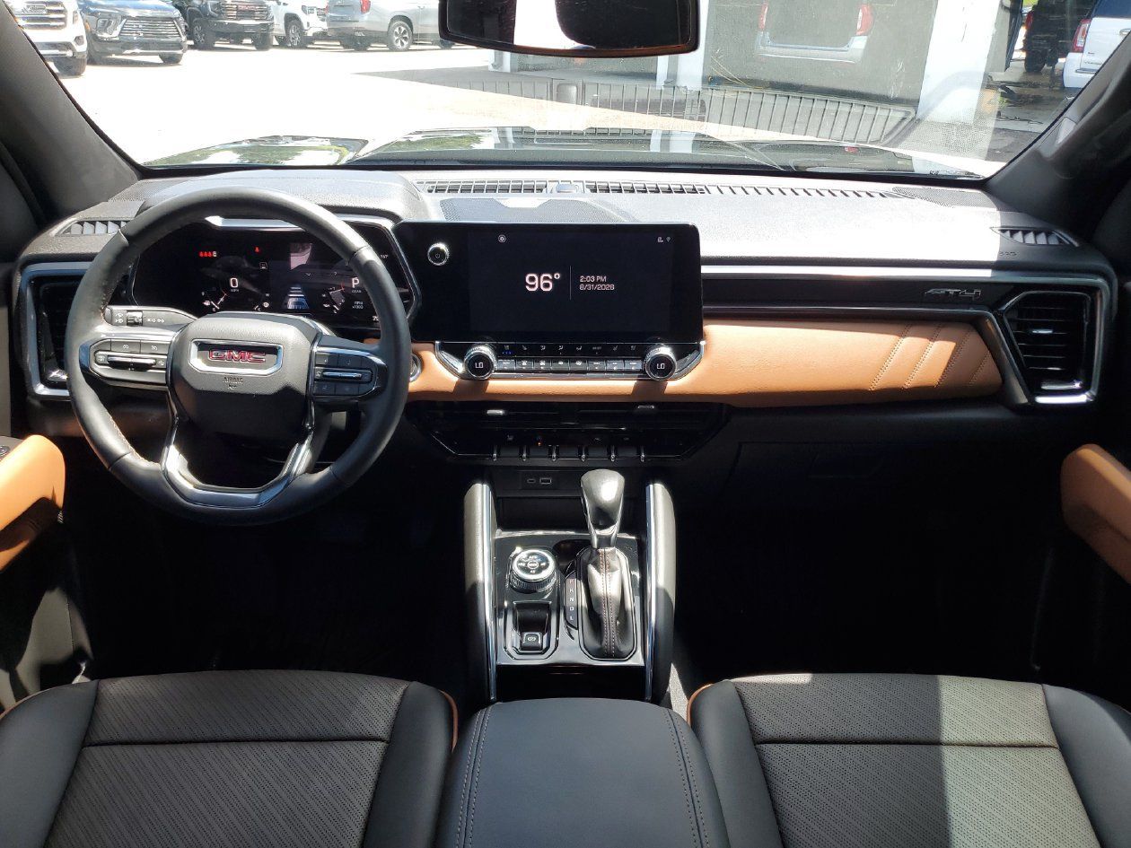 Used 2025 GMC Canyon AT4 w/ Nightfall Edition AWD/4WD image 11