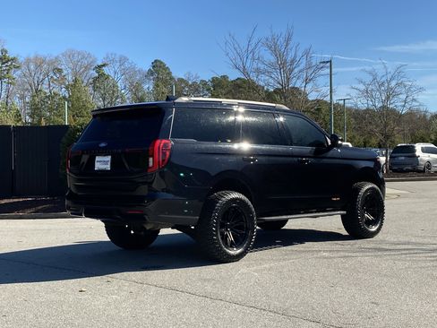 Used 2025 Ford Expedition Tremor image 5