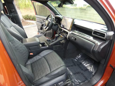 Used 2025 Toyota Tacoma TRD Off-Road w/ TRD Off Road Premium Package image 28