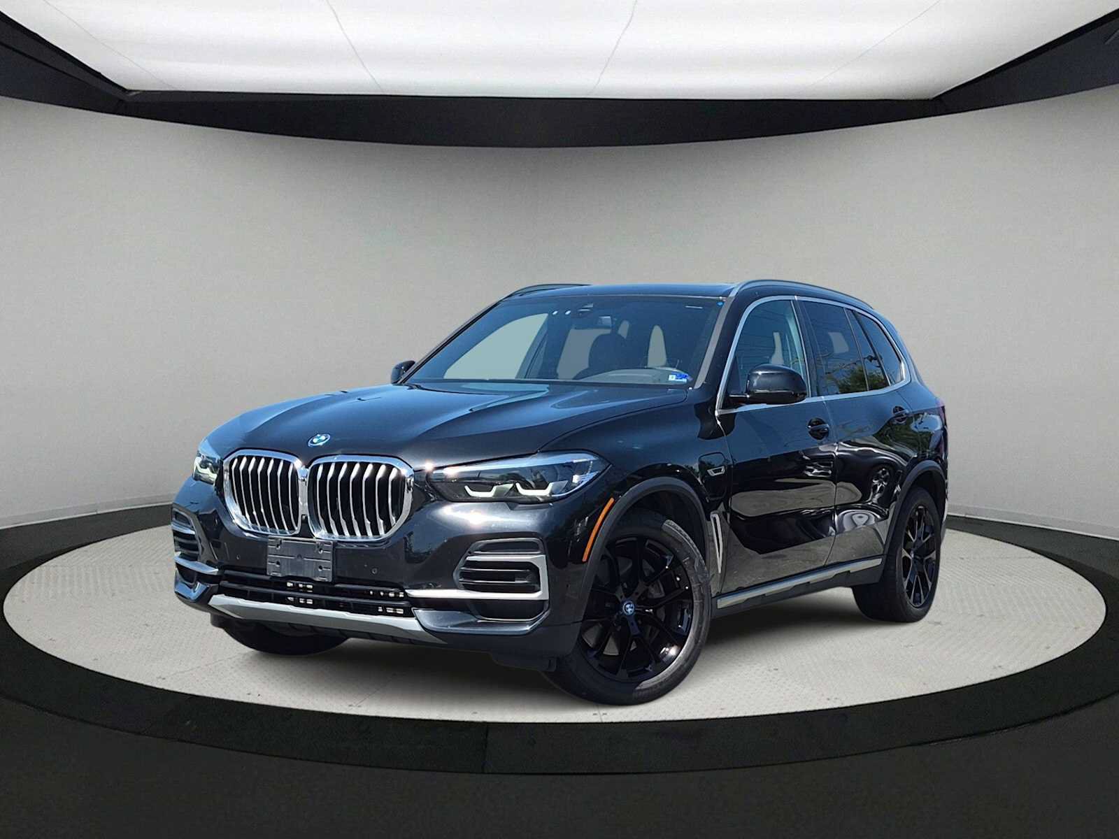 Used 2023 BMW X5 xDrive45e w/ Climate Comfort Package AWD/4WD image 1