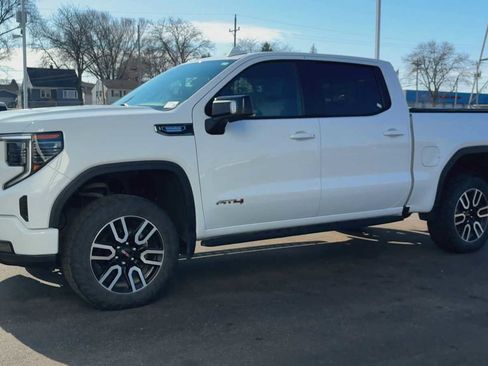 Certified 2022 GMC Sierra 1500 AT4 w/ AT4 Premium Package image 6