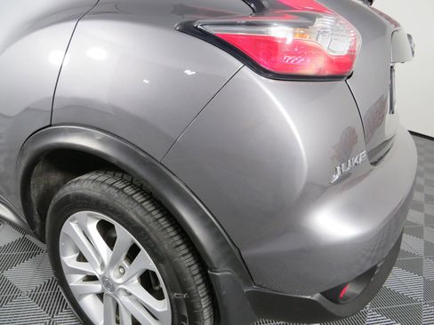 Used 2017 Nissan Juke S image 27