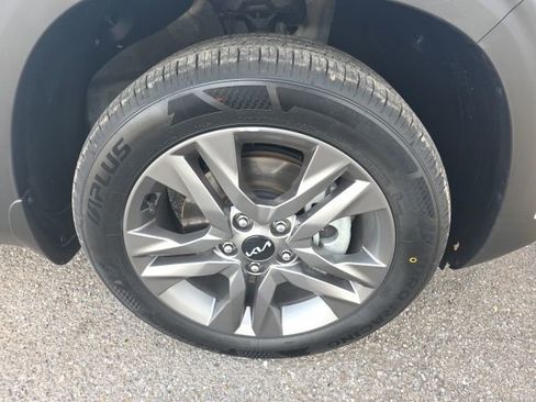 Used 2023 Kia Seltos LX image 6