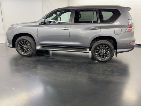 Used 2021 Lexus GX 460 Premium w/ Premium Package image 2