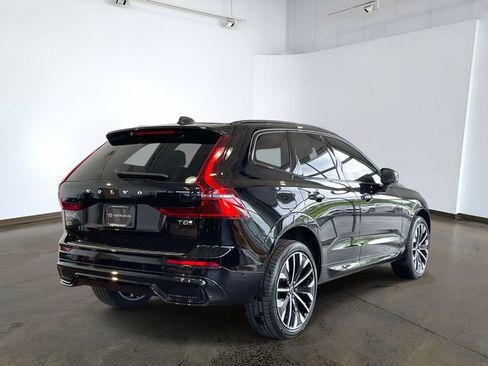Used 2026 Volvo XC60 T8 Ultra w/ Protection Package Premier AWD/4WD image 4