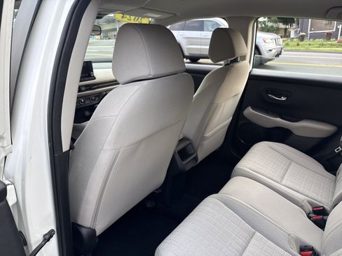 Used 2024 Honda HR-V LX image 26