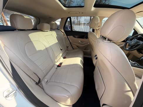 Used 2019 Mercedes-Benz GLC 300 GLC 300 image 30