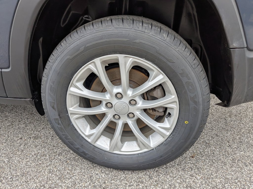 Used 2019 Jeep Cherokee Latitude w/ Popular Appearance Group AWD/4WD image 20