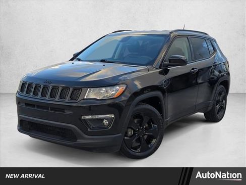 Used 2021 Jeep Compass Latitude image 1