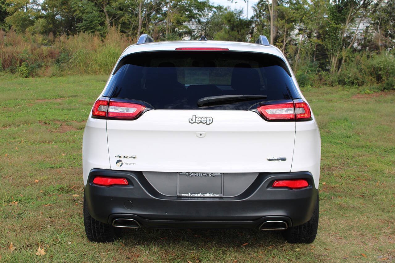 Used 2015 Jeep Cherokee Latitude w/ Comfort/Convenience Group AWD/4WD image 8